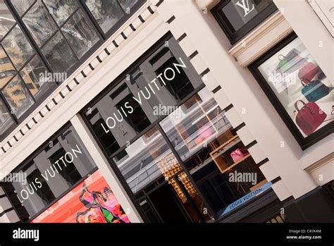 louis vuitton king street perth|louis vuitton perth opening times.